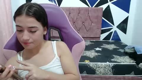 girl_princess18 online show from 31, 10, 2025