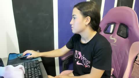 girl_princess18 online show from 25, 2, 2026