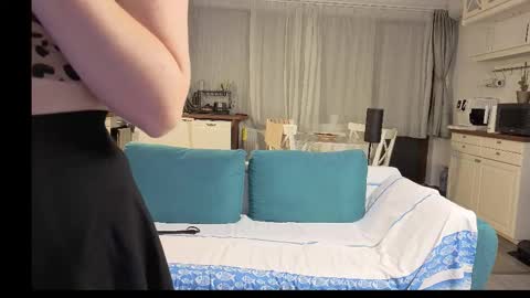 Girlfriend online show from 2, 11, 2025