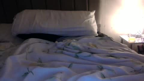 Snapshot of girlonboy25 chatting on 8, 11, 2025 Girlonboy25 online show from 8, 11, 2025