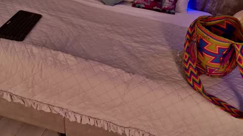     online show from 26, 10, 2025