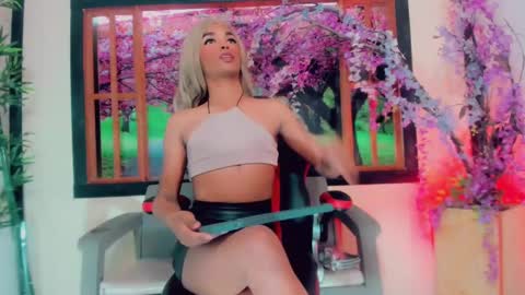 Snapshot of gisele_fox chatting on 4, 1, 2025 Gisel online show from 4, 1, 2025