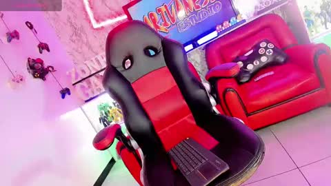 Snapshot of gisele_fox chatting on 7, 2, 2025 Gisel online show from 7, 2, 2025