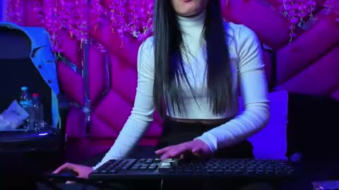 Snapshot of gisell_squirt chatting on 25, 10, 2025 gisell_squirt online show from 25, 10, 2025