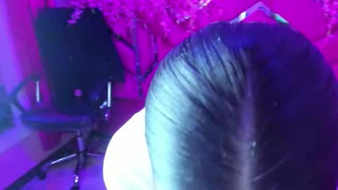 Snapshot of gisell_squirt chatting on 28, 10, 2025 gisell_squirt online show from 28, 10, 2025