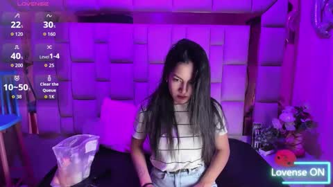 Snapshot of gisell_squirt chatting on 25, 11, 2025 gisell_squirt online show from 25, 11, 2025