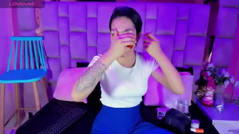 Snapshot of gisell_squirt chatting on 15, 12, 2025 gisell_squirt online show from 15, 12, 2025