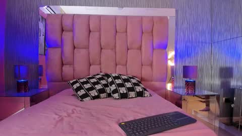 Snapshot of giselle_louise chatting on 14, 1, 2026 giselle_louise online show from 14, 1, 2026