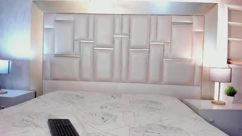 Giselle Tompos online show from 4, 4, 2026