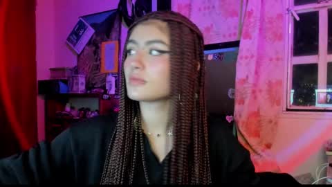 Snapshot of giulietta_mon chatting on 19, 12, 2024 Giulietta online show from 19, 12, 2024