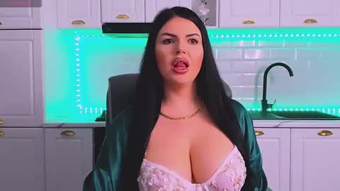 Giulia online show from 5, 2, 2026