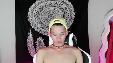 Snapshot of givemethrillx chatting on 11, 1, 2025 givemethrillx online show from 11, 1, 2025