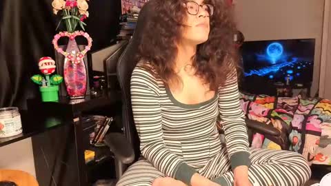 Snapshot of glaceon9 chatting on 18, 2, 2025 glaceon9 online show from 18, 2, 2025