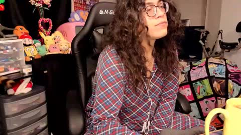 Snapshot of glaceon9 chatting on 22, 10, 2025 glaceon9 online show from 22, 10, 2025