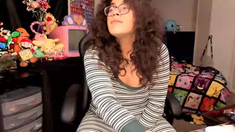 Snapshot of glaceon9 chatting on 4, 11, 2025 glaceon9 online show from 4, 11, 2025