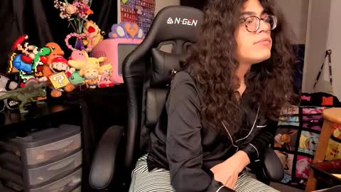 Snapshot of glaceon9 chatting on 4, 11, 2025 glaceon9 online show from 4, 11, 2025