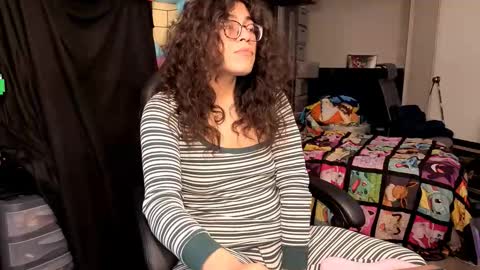 Snapshot of glaceon9 chatting on 21, 11, 2025 glaceon9 online show from 21, 11, 2025