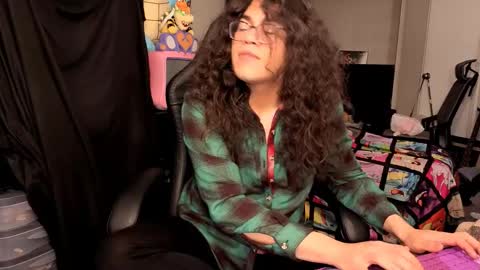 Snapshot of glaceon9 chatting on 24, 11, 2025 glaceon9 online show from 24, 11, 2025