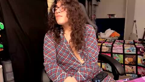 Snapshot of glaceon9 chatting on 1, 12, 2025 glaceon9 online show from 1, 12, 2025