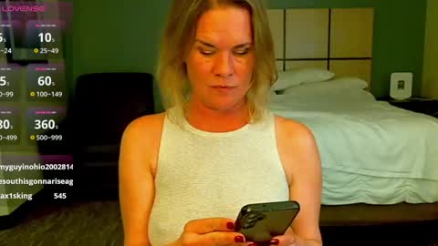 Snapshot of glam_cat chatting on 29, 12, 2024 Gwendolyn online show from 29, 12, 2024