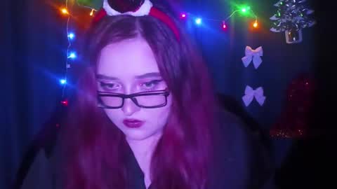 Snapshot of glamour_rebel chatting on 17, 12, 2025 glamour_rebel online show from 17, 12, 2025