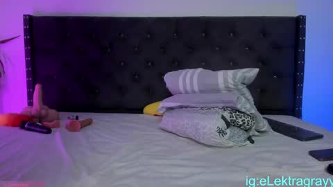 Snapshot of glektragray chatting on 24, 2, 2025 Glektra Gray online show from 24, 2, 2025