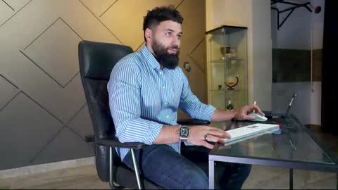 Matthew .. for short call me Matt online show from 22, 2, 2025