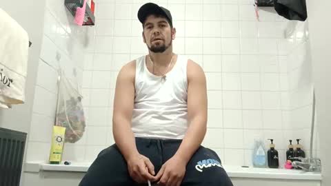 Snapshot of glitch117485 chatting on 16, 11, 2025 glitch117485 online show from 16, 11, 2025