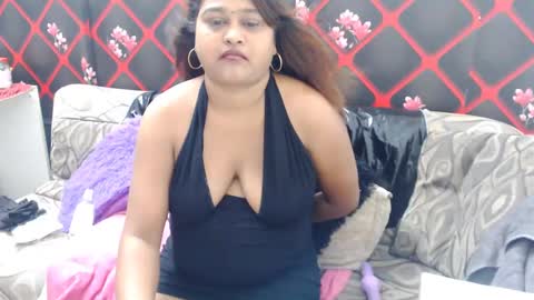 glitter candy online show from 9, 2, 2025