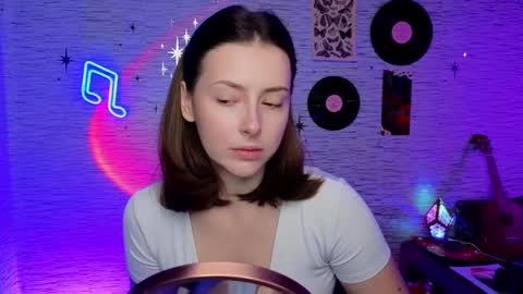 Snapshot of glo_lo chatting on 17, 2, 2025 Bye everybody Ill be online Monday December 2nd Saturday and Sunday off online show from 17, 2, 2025