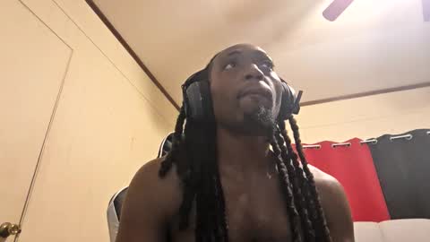 Snapshot of glomightyj chatting on 17, 12, 2025 glomightyj online show from 17, 12, 2025