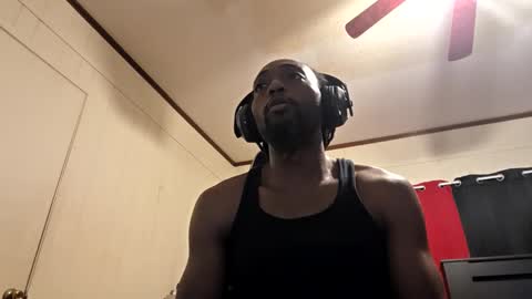 Snapshot of glomightyj chatting on 22, 5, 2026 glomightyj online show from 22, 5, 2026
