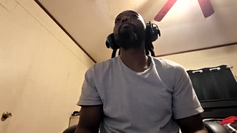 Snapshot of glomightyj chatting on 9, 6, 2026 glomightyj online show from 9, 6, 2026