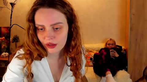 Gloria Wood online show from 11, 3, 2025