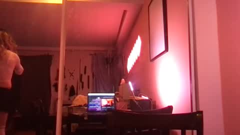 Glow Goddess online show from 23, 9, 2025