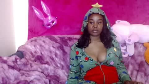 Snapshot of goddess_aaliyah chatting on 24, 12, 2024 goddess_aaliyah online show from 24, 12, 2024