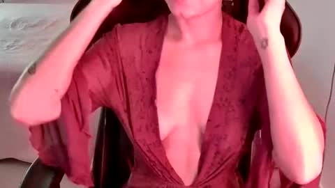 Snapshot of goddess_artemis_ chatting on 8, 6, 2026 Fauna online show from 8, 6, 2026