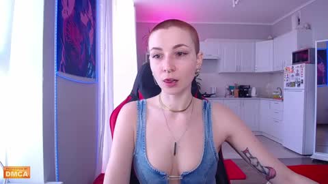 Snapshot of goddess_elpisfoxter chatting on 4, 5, 2026 Elpis Foxter online show from 4, 5, 2026
