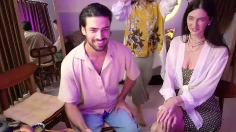   330 UTC2 girls   online show from 11, 4, 2026