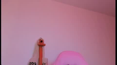 Snapshot of goddess_vee_ chatting on 15, 10, 2025 vee online show from 15, 10, 2025