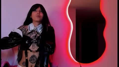 Snapshot of goddess_vee_ chatting on 18, 10, 2025 vee online show from 18, 10, 2025