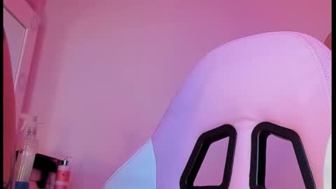 Snapshot of goddess_vee_ chatting on 27, 10, 2025 vee online show from 27, 10, 2025