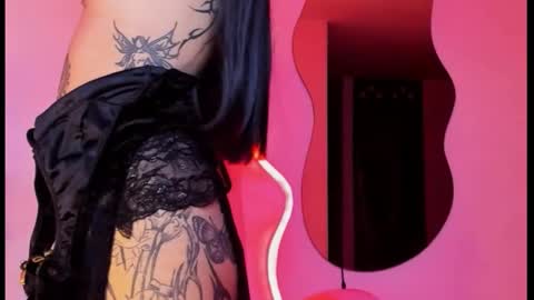 Snapshot of goddess_vee_ chatting on 30, 10, 2025 vee online show from 30, 10, 2025