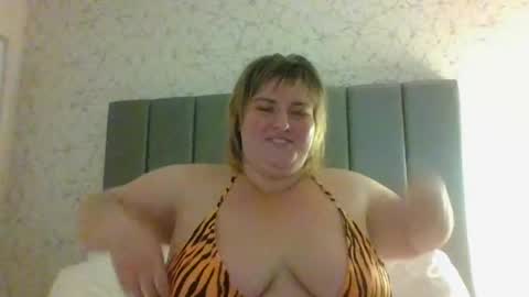 Snapshot of goddessee chatting on 13, 6, 2026 GoddesseE online show from 13, 6, 2026