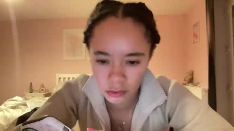 Snapshot of goddesselxo chatting on 6, 4, 2026 Goddess L online show from 6, 4, 2026