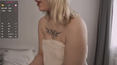 Snapshot of goldapher chatting on 24, 10, 2025 Molly online show from 24, 10, 2025