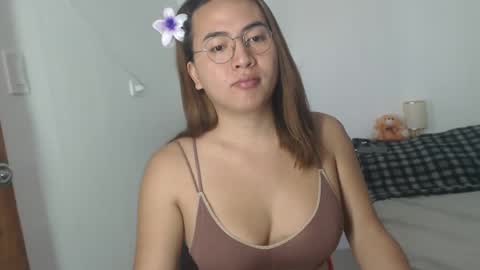 Snapshot of goldbella_ chatting on 7, 1, 2025 bella online show from 7, 1, 2025