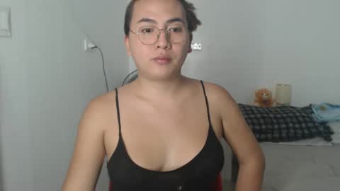 Snapshot of goldbella_ chatting on 7, 1, 2025 bella online show from 7, 1, 2025