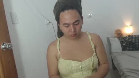 Snapshot of goldbella_ chatting on 10, 1, 2025 bella online show from 10, 1, 2025