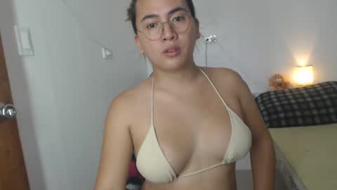 Snapshot of goldbella_ chatting on 22, 1, 2025 bella online show from 22, 1, 2025